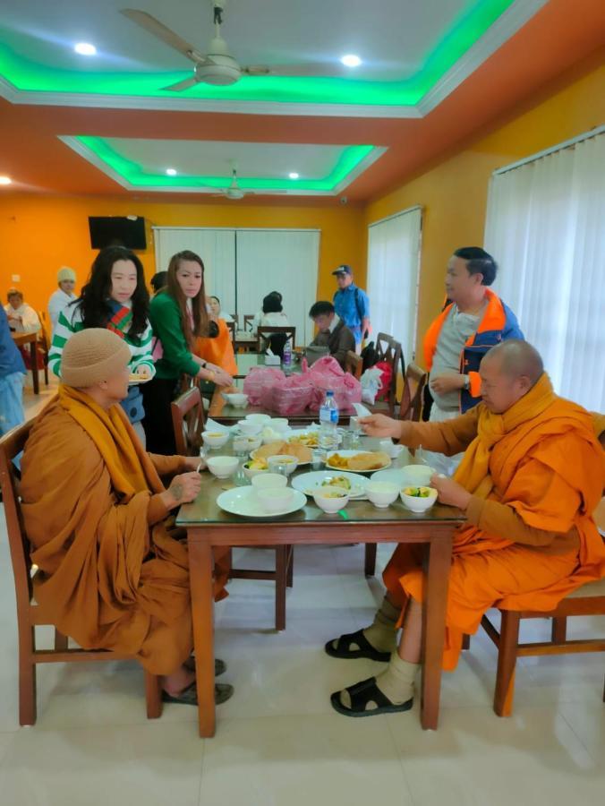 רומינדיי Hotel The Holy Birth מראה חיצוני תמונה