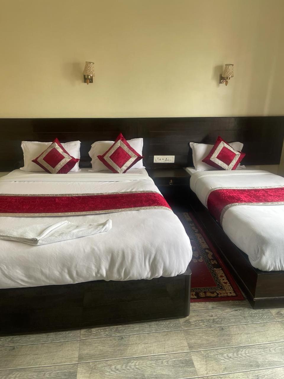 רומינדיי Hotel The Holy Birth חדר תמונה