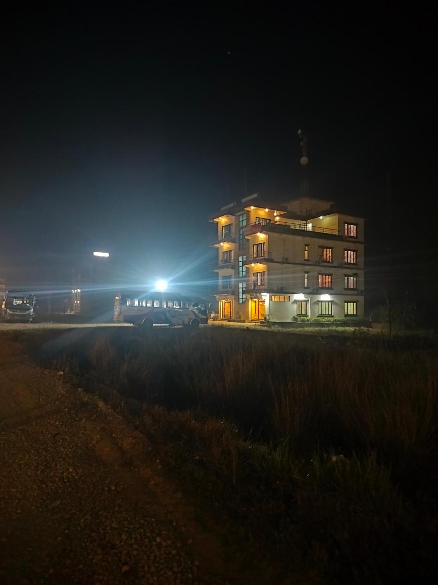 רומינדיי Hotel The Holy Birth מראה חיצוני תמונה