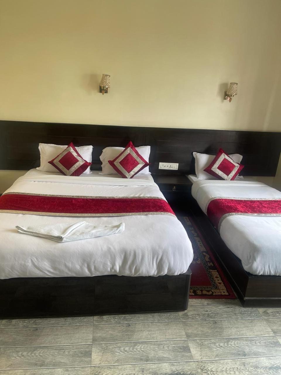 רומינדיי Hotel The Holy Birth מראה חיצוני תמונה